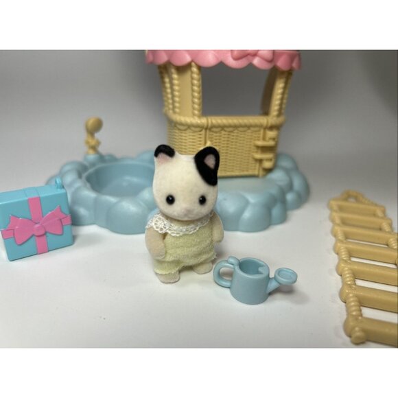 Sylvanian Families Tuxedo Baby Cat Fluffy Hot Air Balloon House Calico Critters - Picture 2 of 4
